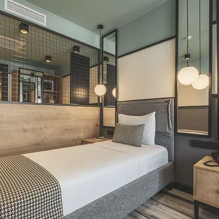 Life Demir Szálloda 3*